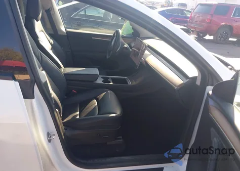 2023 Tesla Model Y Awd/Long Range Dual Motor All-Wheel Drive z USA, uszkodzony, nr VIN 7SAYGDEE3PF603839